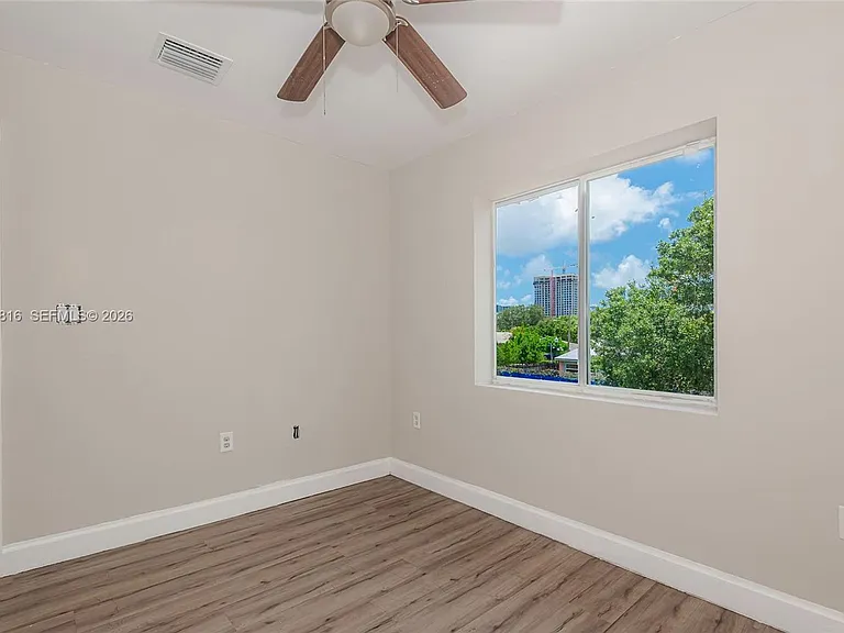 813 NW 3rd Ave #813 — Photo 17