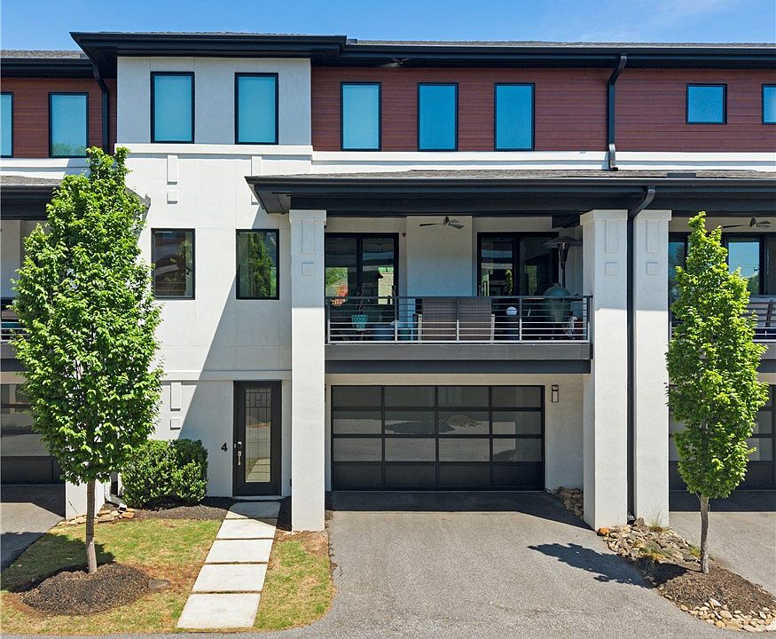 1st image of 4 Calhoun Hill Way