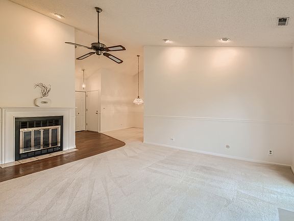 5th image of 864 Stradford Cir #16D2