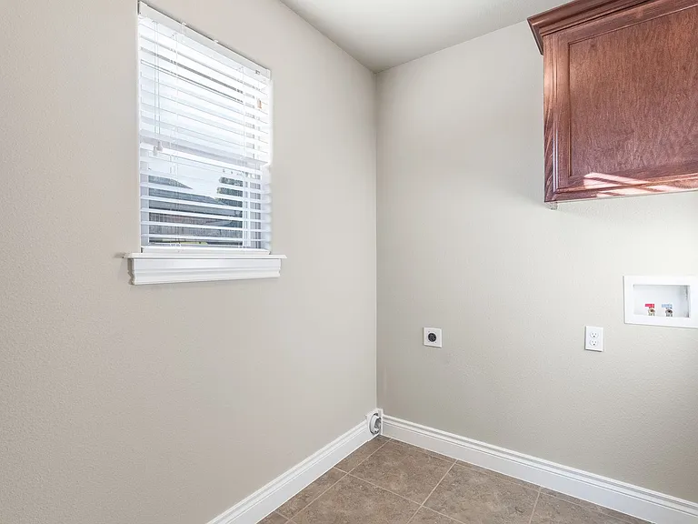 7587 Brooklyn Ave — Photo 14