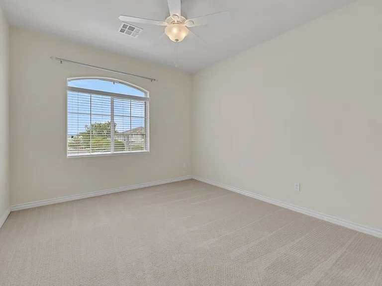 290 Spectacular St — Photo 15