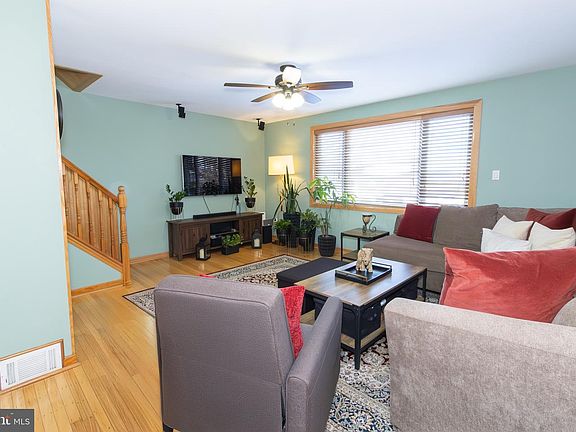 2nd image of 3349 Morning Glory Rd