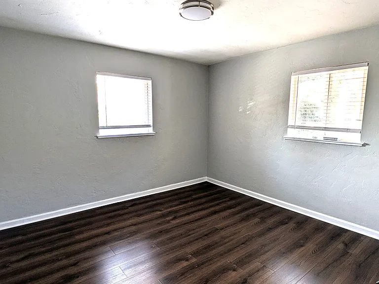 3344 N High St — Photo 6