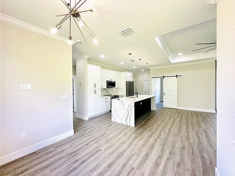 771 Gaylord Ave S — Photo 11
