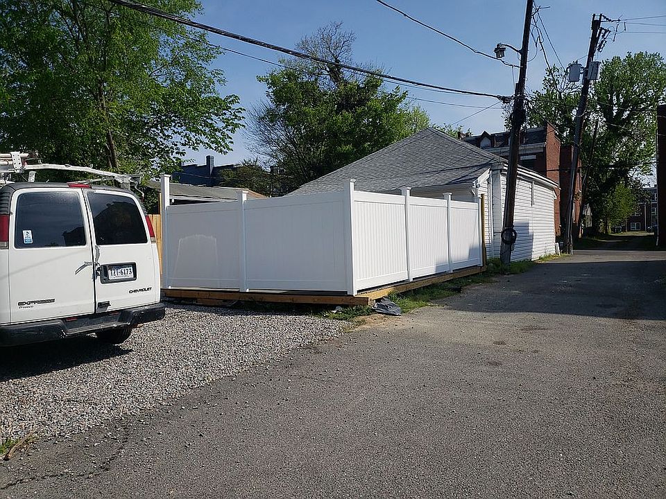 2nd image of 208 W 13th St
