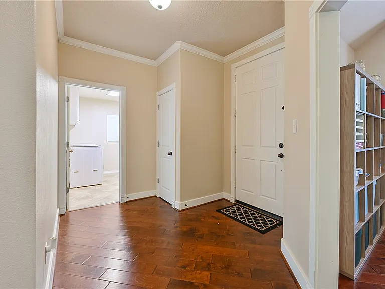 2214 Brougham Pl — Photo 5
