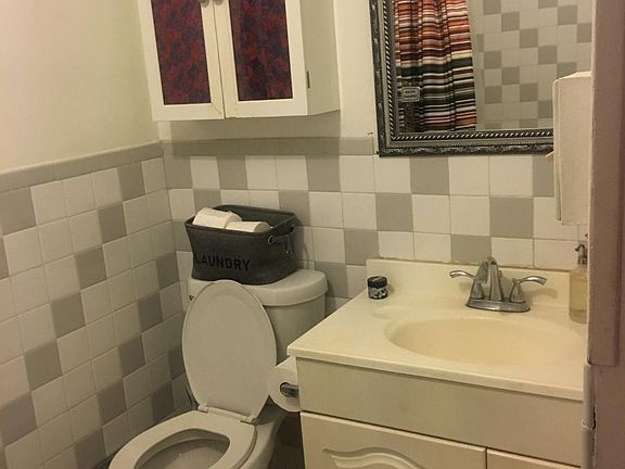 New vanity has been installed. This shows the old one.