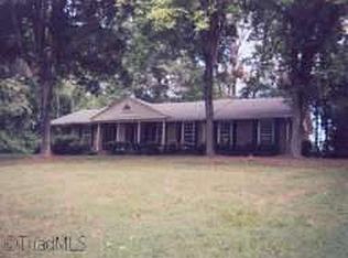 116 Laurel Ln, Mount Airy, NC 27030