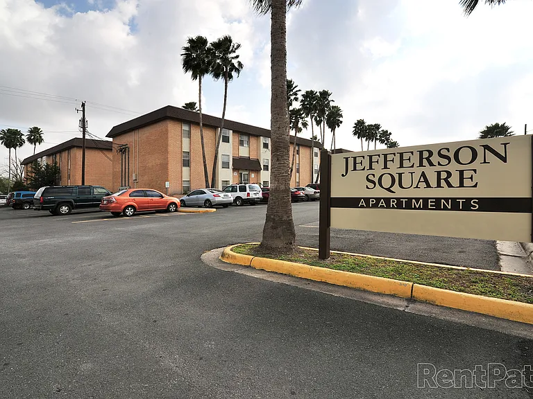 Jefferson Square Apartments — Photo 4