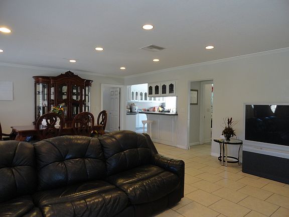 4th image of 28217 Sierra Cross Ave