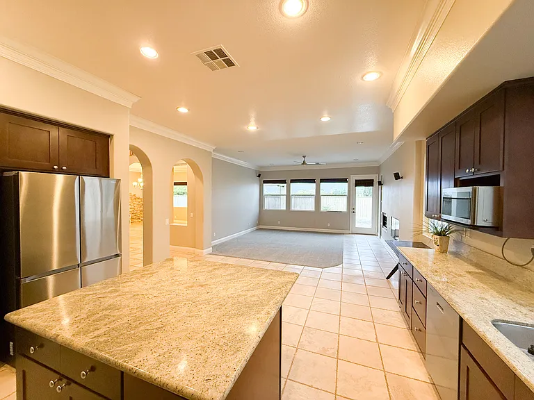 1030 White Alder Ave — Photo 6