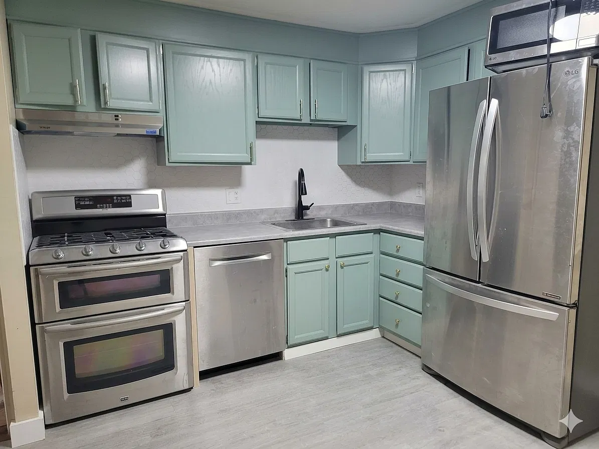 2 bed, 754 sqft, $2,550 — Photo 2