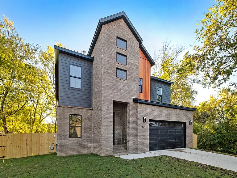 634 S Happy Hollow Rd — Photo 36