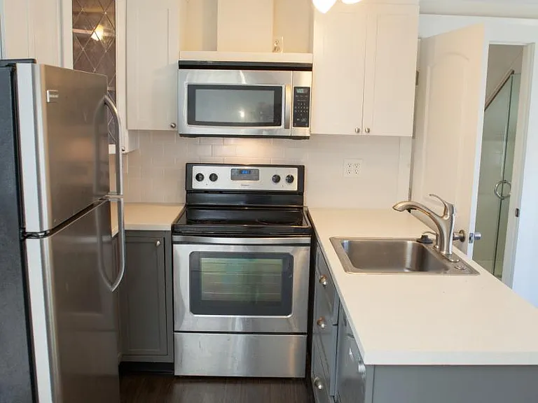 6406 Bradley Ave #UPPER — Photo 3