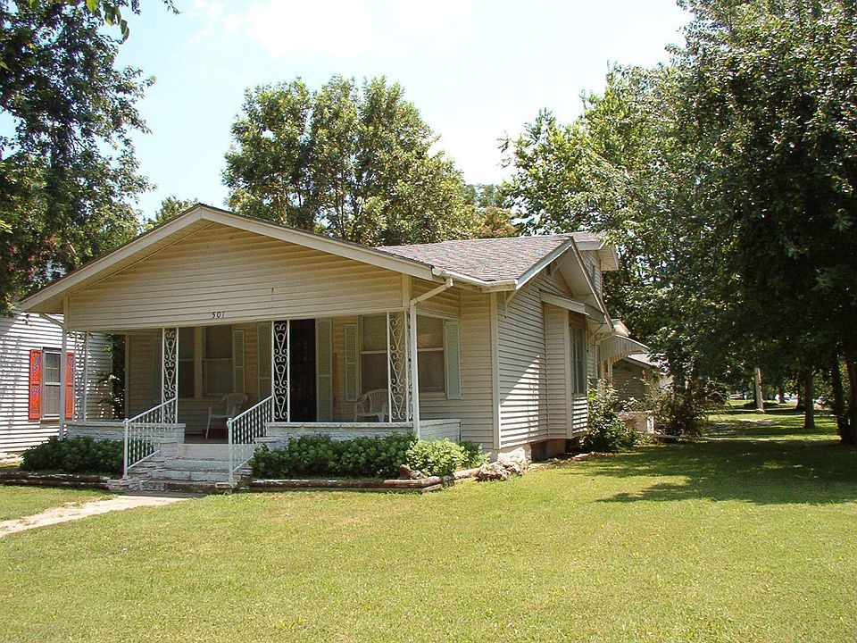 1st image of 501 E 17th Ave