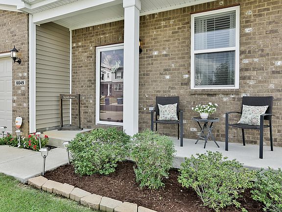 3rd image of 6049 Edgemont Way