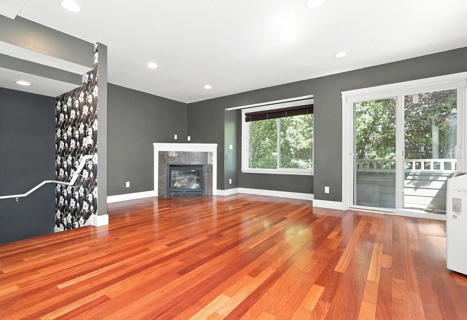*Beautiful Ballard Townhome With Spacious Fenced Yard & Attached Garage For Rent* Available For M... — Photo 3