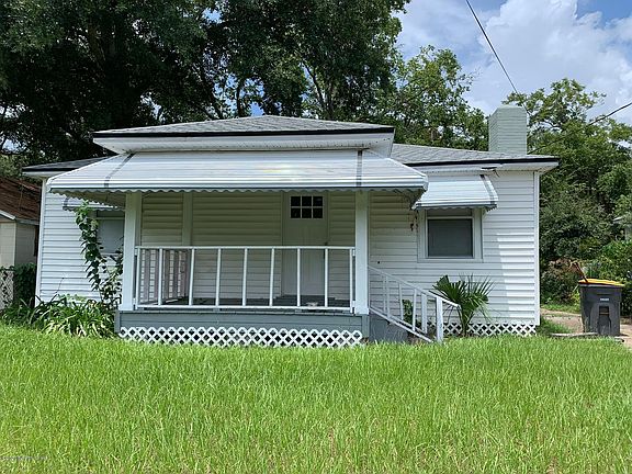 2nd image of 579 Chestnut Dr