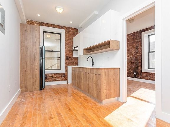 3rd image of 1055 Dean St APT 7