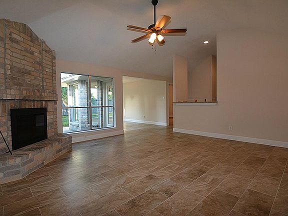 3rd image of 5618 Woodland Glade Dr