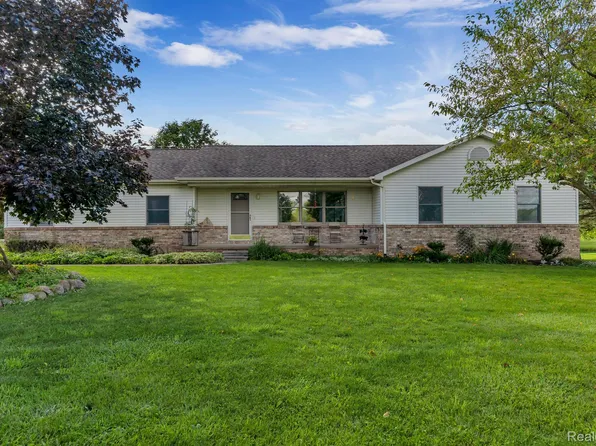 2605 Klam Rd, Lapeer, MI 48446