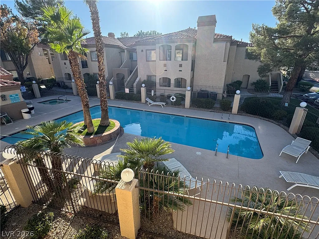 2 bed, 2.0 bath, 1126 sqft, $1,800 — Photo 2