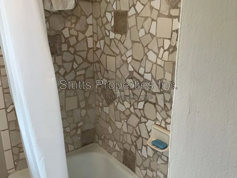 906 King Ave — Photo 11