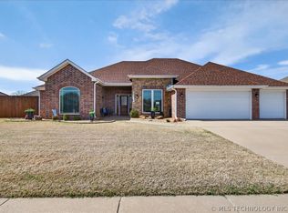 919 Terri Dr, Bartlesville, OK 74006