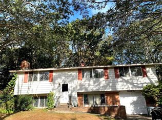 21 Mayflower Ln, East Setauket, NY 11733
