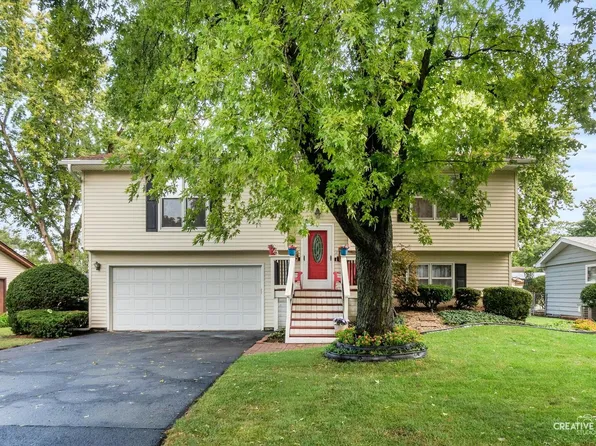 2221 Candleberry Ln, Aurora, IL 60506