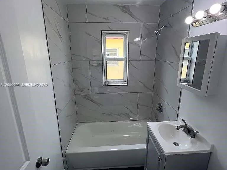 1281 NW 60th St #5 — Photo 17