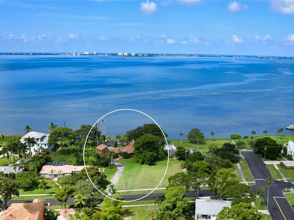 7514 Westmoreland Dr, Sarasota, FL 34243