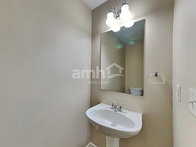 2716 Leesa Ann Ln — Photo 8