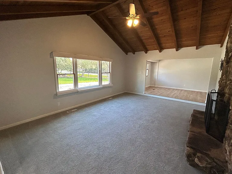 1665 Chris Ln — Photo 8