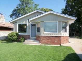 1950 E Bolivar Ave, St Francis, WI 53235