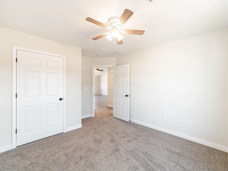 2027 Random Rdg — Photo 18