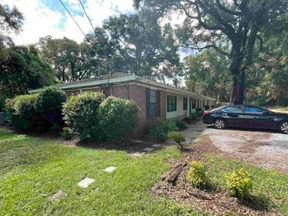 2nd image of 2885 E Johnson Ave #2885
