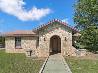 903 Cedar St, Bandera, TX 78003