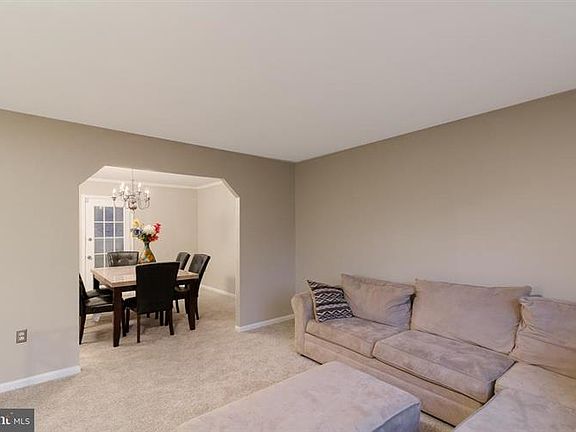 4th image of 9507 Fairway Manor Ter