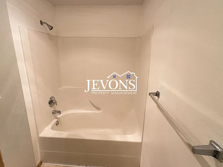 4538 S Warner St #A — Photo 16
