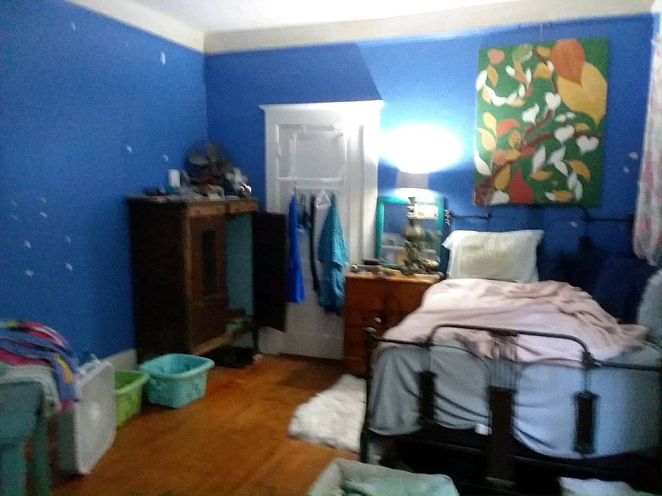 1st image of 515 E Waldburg St APT B