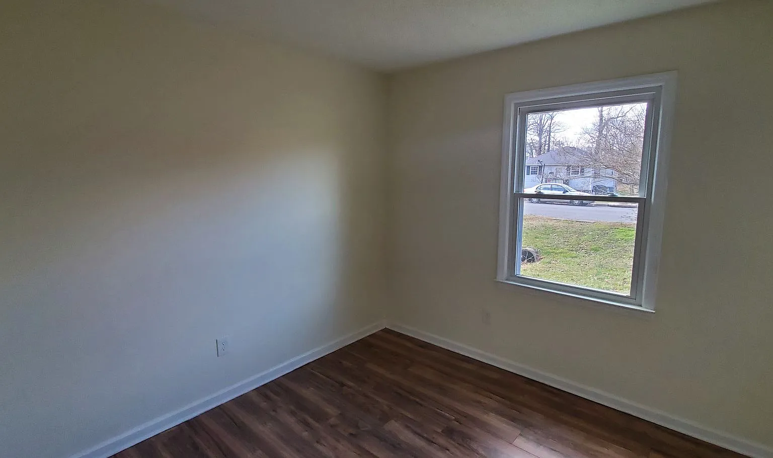 3 Bedroom 2 Bathroom House — Photo 4
