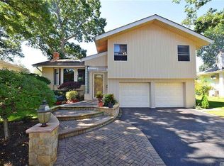 45 Magnolia Ln, Jericho, NY 11753