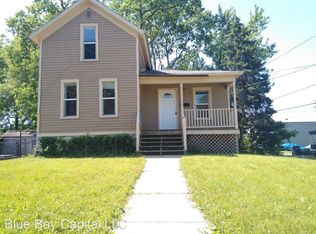 1202 4th St, Kalamazoo, MI 49001