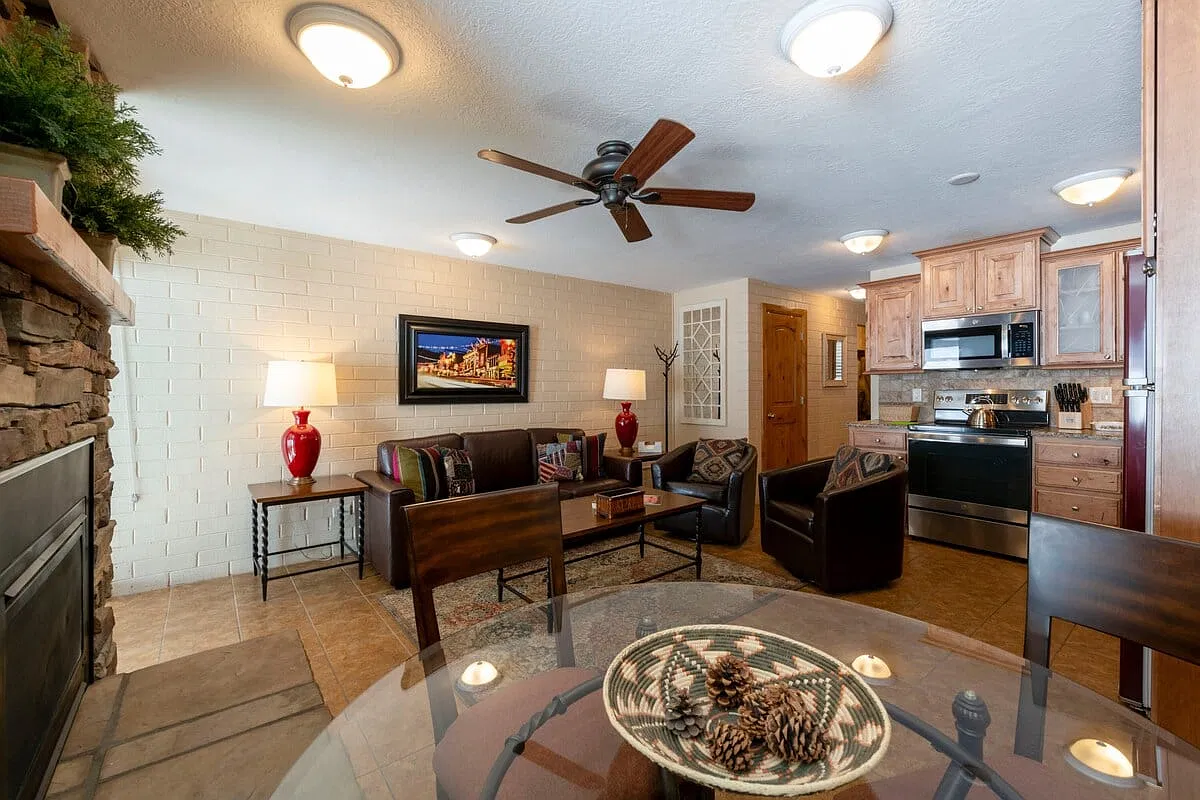 1 bed, 604 sqft, $3,000 — Photo 3