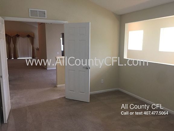 3rd image of 6440 Axeitos Ter Unit 110