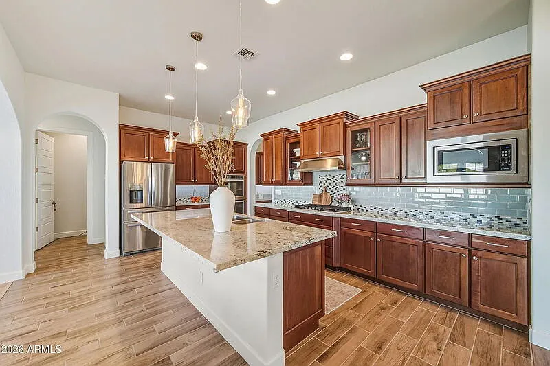 4 bed, 3.5 bath, 2916 sqft, $4,400 — Photo 3
