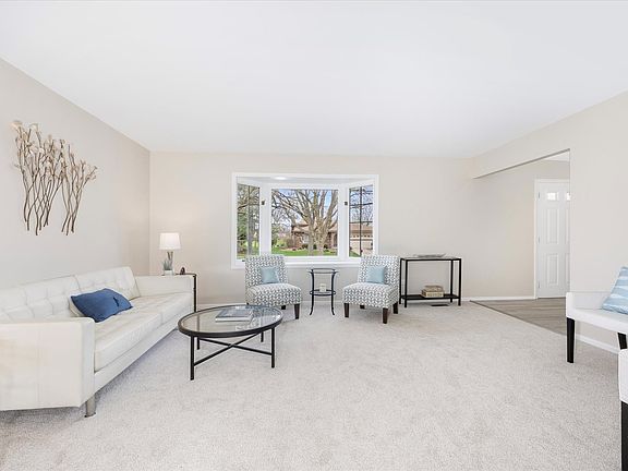 3rd image of 7756 Wakefield Dr