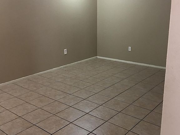 2 BEDROOM 1 BATH (MASTER BEDROOM)