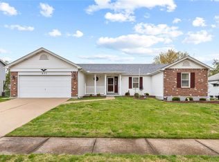 877 Whispering Windsong Dr, O'Fallon, MO